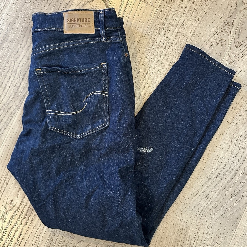 Levi Strauss & Co Signature Jeans Womens Fits 30X28 Blue High-rise Skinny Denim